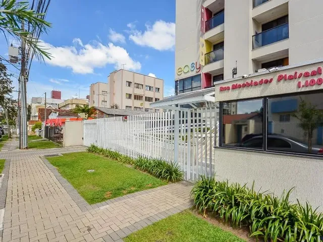 Apartamento 1 quarto e 1 banheiro, para alugar, no bairro Água Verde em Curitiba