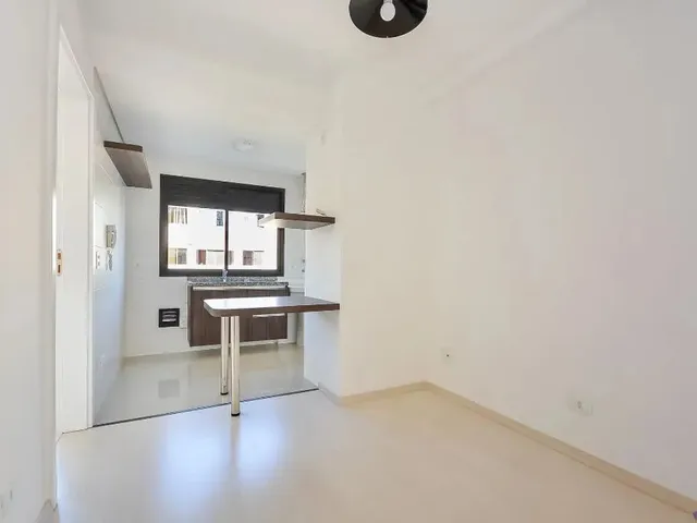Apartamento 1 quarto e 1 banheiro, para alugar, no bairro Água Verde em Curitiba