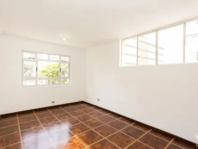 Apartamento 2 quartos e 1 banheiro, para alugar, no bairro Centro em Curitiba