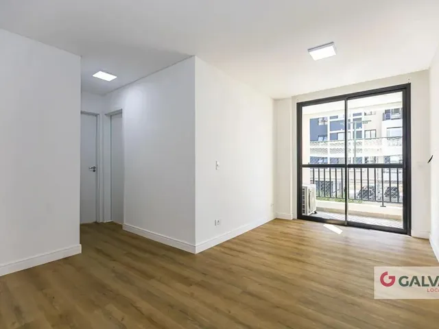 Apartamento 2 quartos e 1 banheiro, para alugar, no bairro Tingui em Curitiba