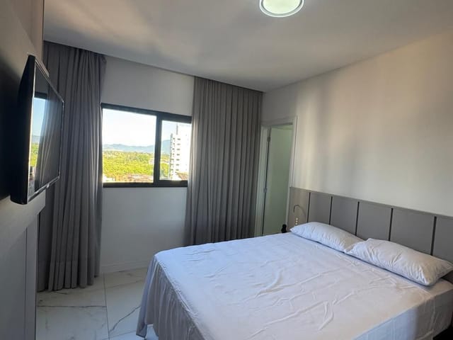 Apartamento à venda, no bairro Meia Praia em Itapema