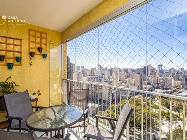 Apartamento 3 quartos e 2 banheiros, à venda, no bairro Centro em Curitiba
