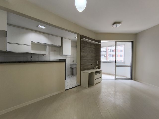 Apartamento com 119m² 3 quartos e 2 banheiros, para alugar, no bairro Andrade em Londrina