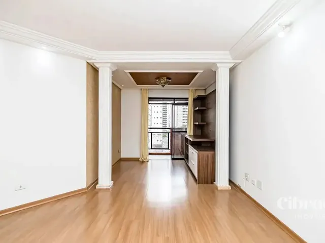 Apartamento 3 quartos e 2 banheiros, para alugar, no bairro Água Verde em Curitiba