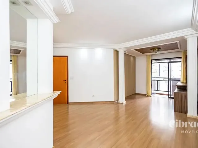 Apartamento 3 quartos e 2 banheiros, para alugar, no bairro Água Verde em Curitiba