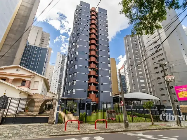 Apartamento 3 quartos e 2 banheiros, para alugar, no bairro Água Verde em Curitiba