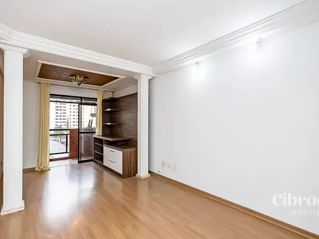 Apartamento 3 quartos e 2 banheiros, para alugar, no bairro Água Verde em Curitiba