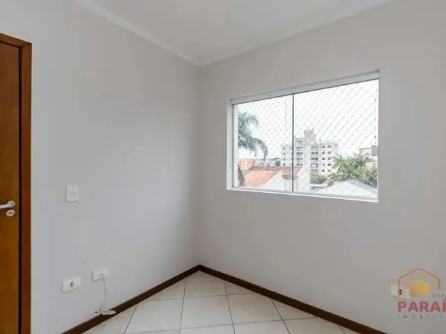 Apartamento 2 quartos e 1 banheiro, para alugar, no bairro Cajuru em Curitiba