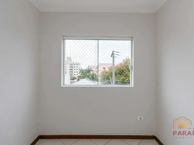 Apartamento 2 quartos e 1 banheiro, para alugar, no bairro Cajuru em Curitiba