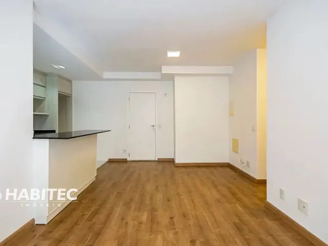 Apartamento 2 quartos e 2 banheiros, para alugar, no bairro Bigorrilho em Curitiba
