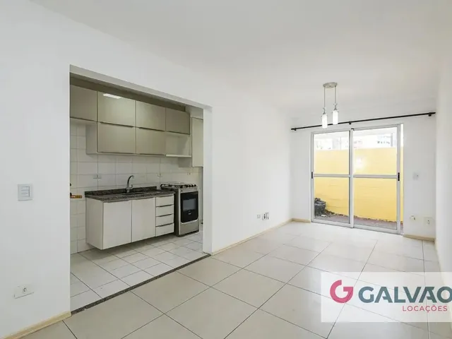 Apartamento 2 quartos e 1 banheiro, para alugar, no bairro Cidade Industrial em Curitiba