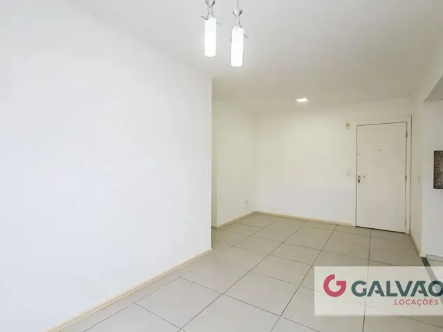 Apartamento 2 quartos e 1 banheiro, para alugar, no bairro Cidade Industrial em Curitiba