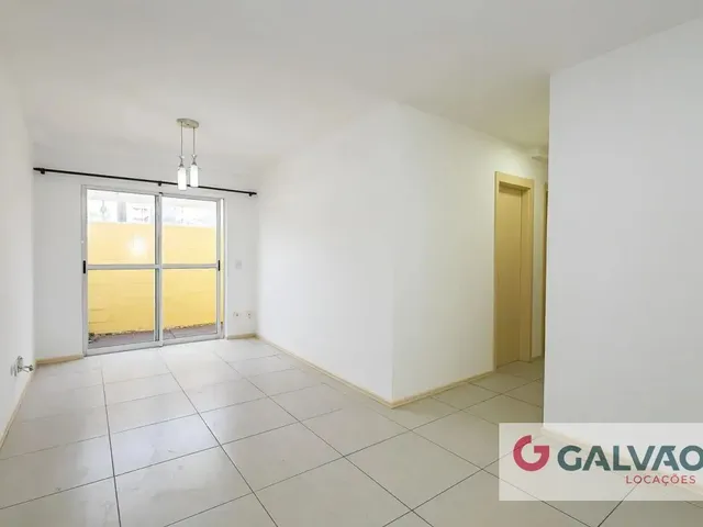 Apartamento 2 quartos e 1 banheiro, para alugar, no bairro Cidade Industrial em Curitiba