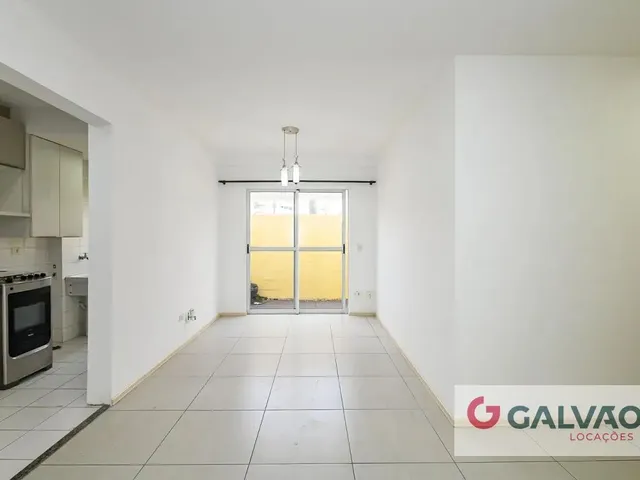 Apartamento 2 quartos e 1 banheiro, para alugar, no bairro Cidade Industrial em Curitiba