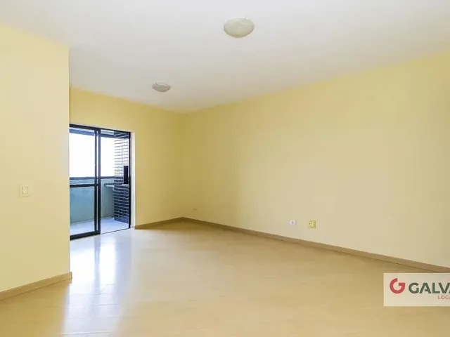 Apartamento 3 quartos e 1 banheiro, para alugar, no bairro Cristo Rei em Curitiba