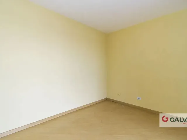 Apartamento 3 quartos e 1 banheiro, para alugar, no bairro Cristo Rei em Curitiba