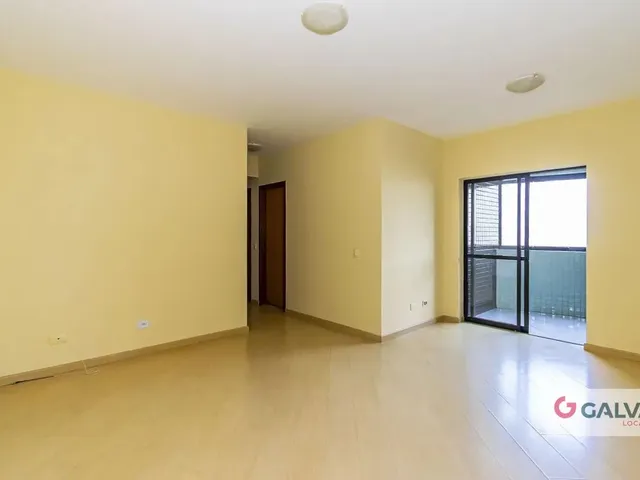 Apartamento 3 quartos e 1 banheiro, para alugar, no bairro Cristo Rei em Curitiba