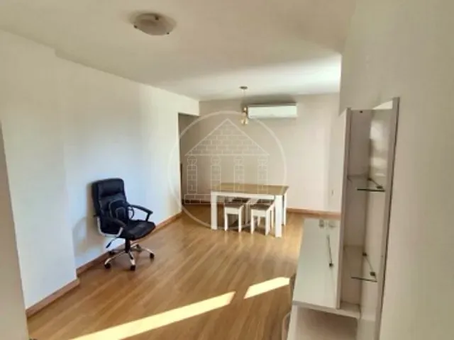 Apartamento 3 quartos e 2 banheiros, para alugar, no bairro Jd. Marajoara em São Paulo