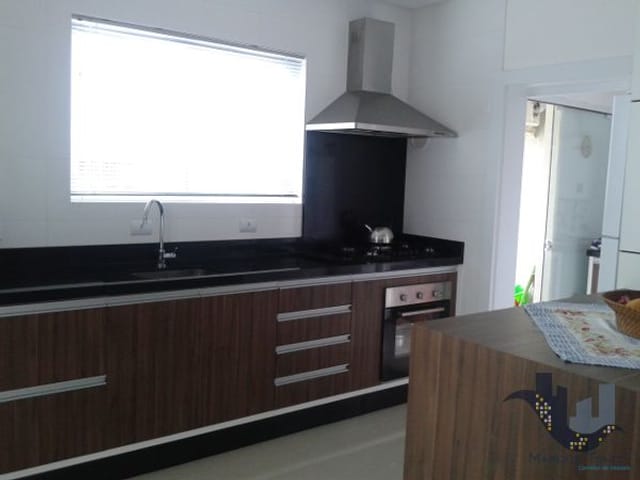 Apartamento com 194m², à venda, no bairro Meia Praia em Itapema