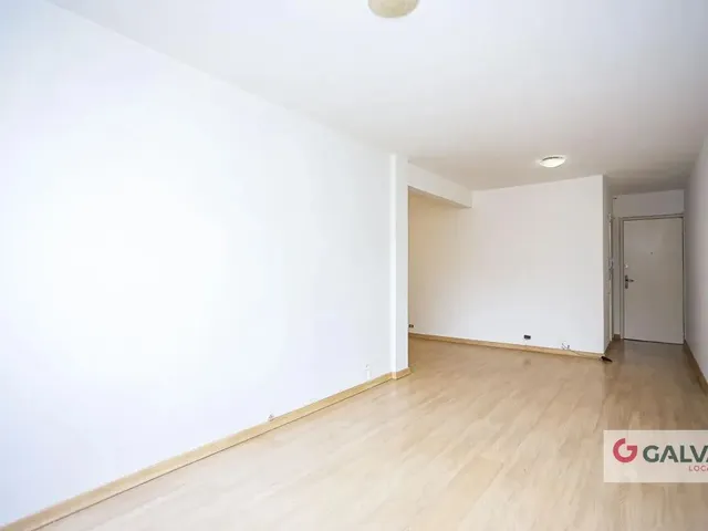 Apartamento 2 quartos e 1 banheiro, para alugar, no bairro Ahú em Curitiba