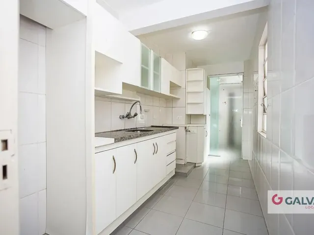 Apartamento 2 quartos e 1 banheiro, para alugar, no bairro Ahú em Curitiba