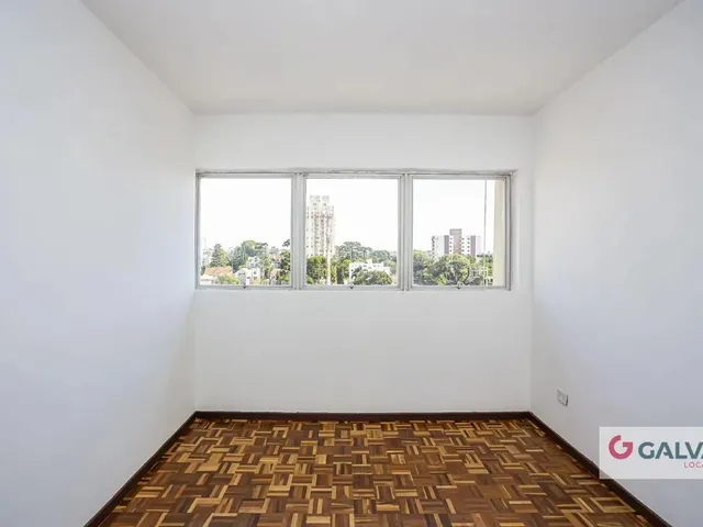 Apartamento 3 quartos e 1 banheiro, para alugar, no bairro Centro Cívico em Curitiba