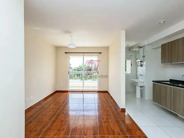 Apartamento 2 quartos e 2 banheiros, para alugar, no bairro Novo Mundo em Curitiba