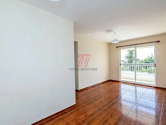 Apartamento 2 quartos e 2 banheiros, para alugar, no bairro Novo Mundo em Curitiba