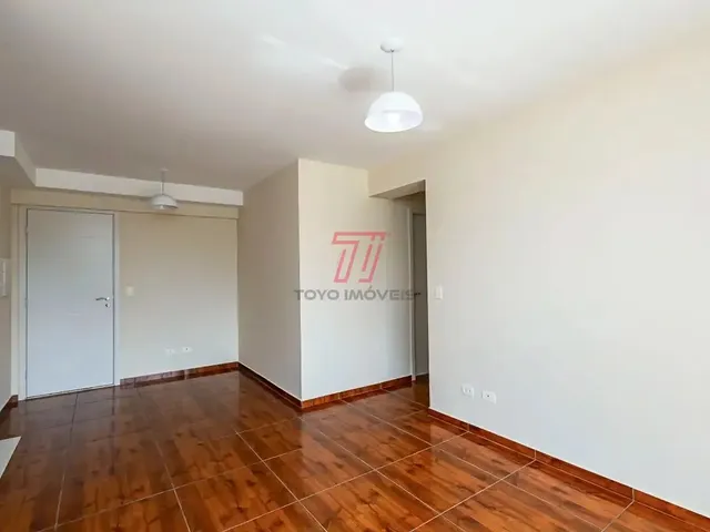 Apartamento 2 quartos e 2 banheiros, para alugar, no bairro Novo Mundo em Curitiba
