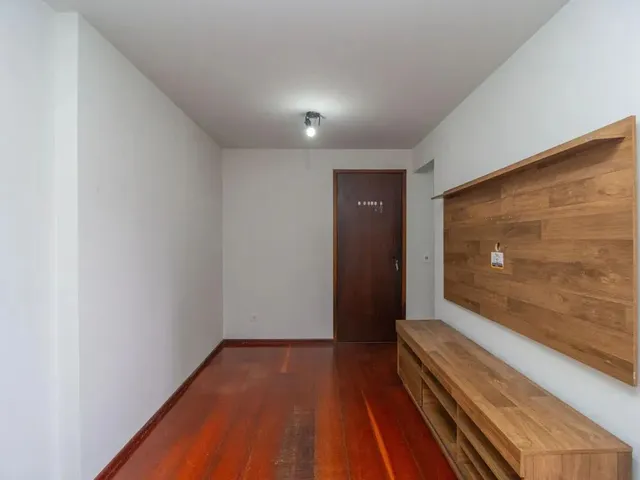 Apartamento 2 quartos e 1 banheiro, para alugar, no bairro Bigorrilho em Curitiba