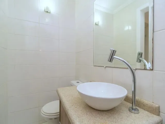 Apartamento 2 quartos e 1 banheiro, para alugar, no bairro Campo Comprido em Curitiba