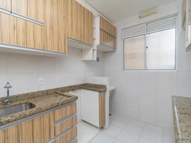 Apartamento 2 quartos e 1 banheiro, para alugar, no bairro Campo Comprido em Curitiba