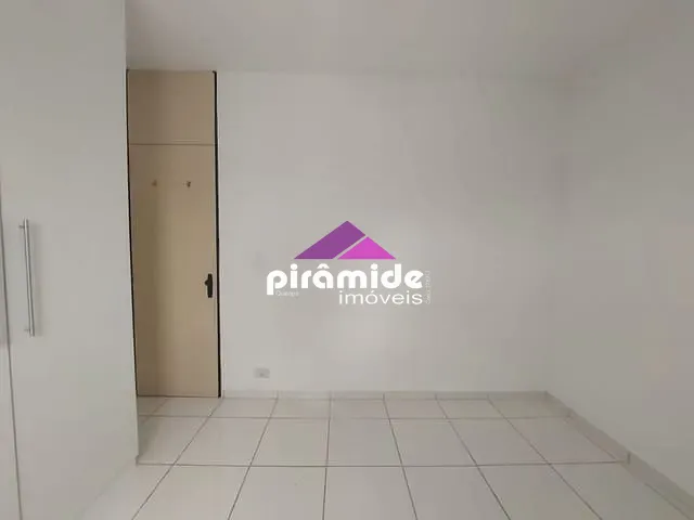 Apartamento com 56m² 2 quartos e 1 banheiro, para alugar, no bairro Vila Guaianazes em São José dos Campos