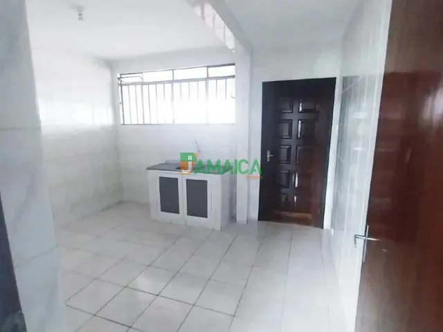Apartamento 3 quartos e 1 banheiro, para alugar, no bairro Cajuru em Curitiba