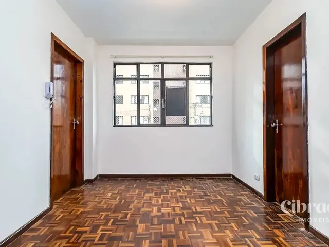 Apartamento 1 quarto e 1 banheiro, para alugar, no bairro Centro em Curitiba