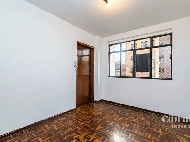 Apartamento 1 quarto e 1 banheiro, para alugar, no bairro Centro em Curitiba