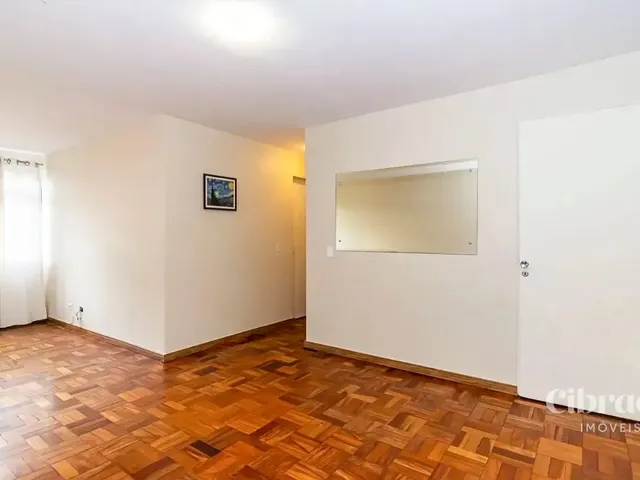 Apartamento 2 quartos e 1 banheiro, para alugar, no bairro Cristo Rei em Curitiba