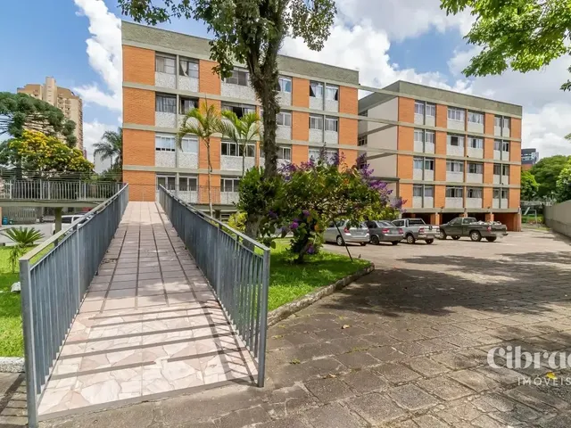 Apartamento 2 quartos e 1 banheiro, para alugar, no bairro Cristo Rei em Curitiba