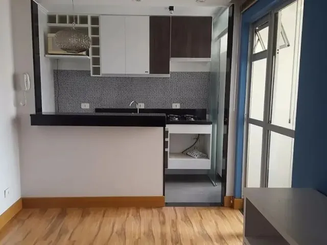 Apartamento 2 quartos e 1 banheiro, para alugar, no bairro Bigorrilho em Curitiba
