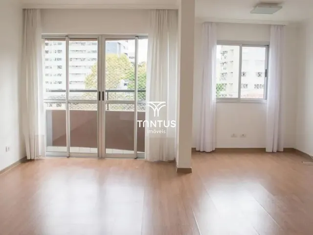 Apartamento 2 quartos e 2 banheiros, para alugar, no bairro Cabral em Curitiba