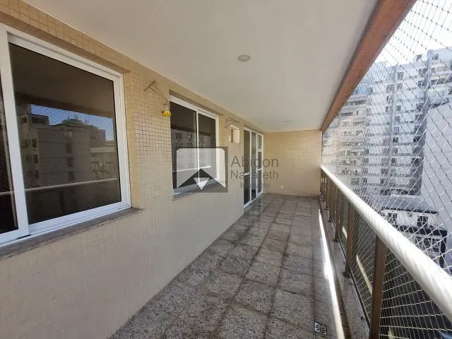Apartamento 4 quartos e 2 banheiros, para alugar, no bairro Icaraí em Niterói