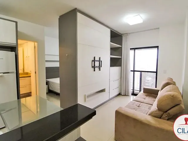 Apartamento 1 quarto e 1 banheiro, para alugar, no bairro Centro em Curitiba