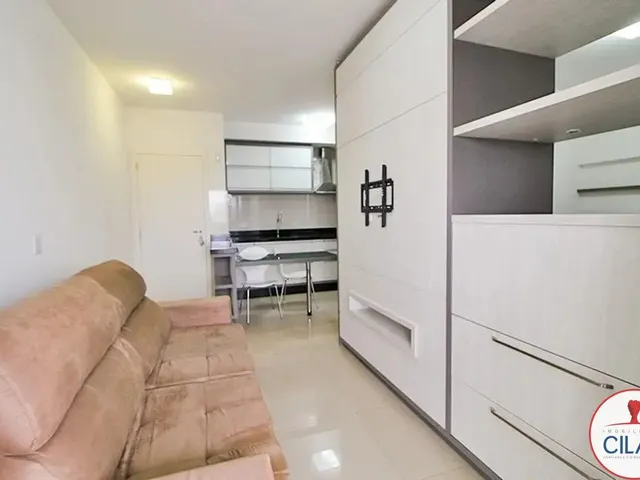 Apartamento 1 quarto e 1 banheiro, para alugar, no bairro Centro em Curitiba