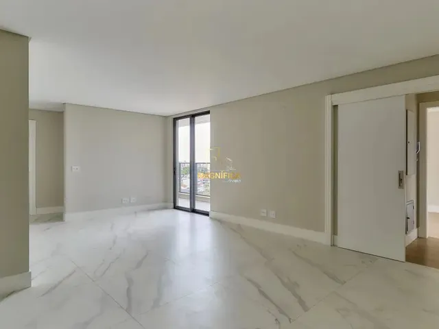 Apartamento 2 quartos e 2 banheiros, à venda, no bairro Cristo Rei em Curitiba