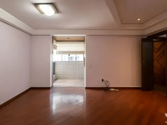 Apartamento 3 quartos e 2 banheiros, para alugar, no bairro Bigorrilho em Curitiba