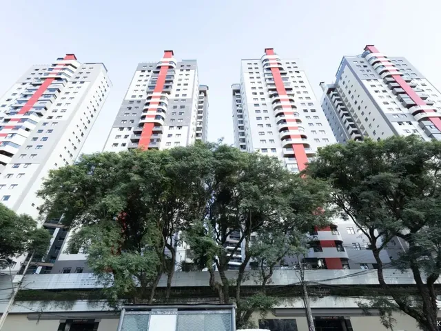 Apartamento 3 quartos e 2 banheiros, para alugar, no bairro Bigorrilho em Curitiba