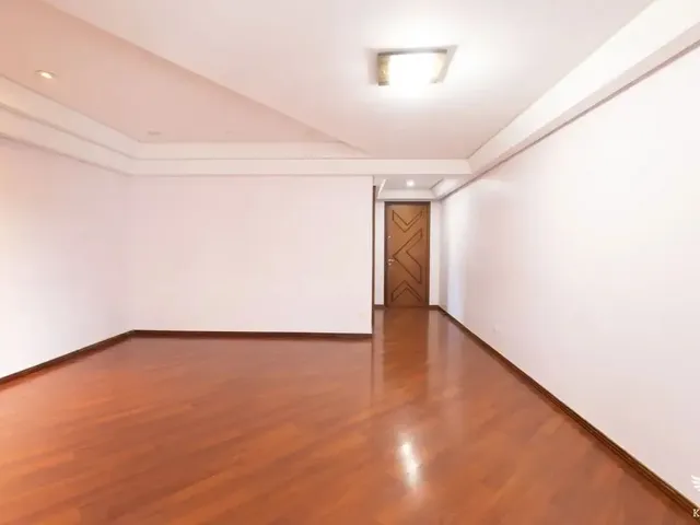 Apartamento 3 quartos e 2 banheiros, para alugar, no bairro Bigorrilho em Curitiba