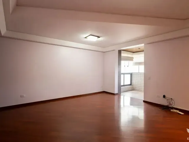 Apartamento 3 quartos e 2 banheiros, para alugar, no bairro Bigorrilho em Curitiba