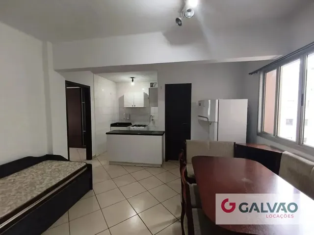 Apartamento 1 quarto e 1 banheiro, para alugar, no bairro Centro em Curitiba