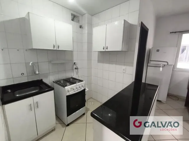 Apartamento 1 quarto e 1 banheiro, para alugar, no bairro Centro em Curitiba